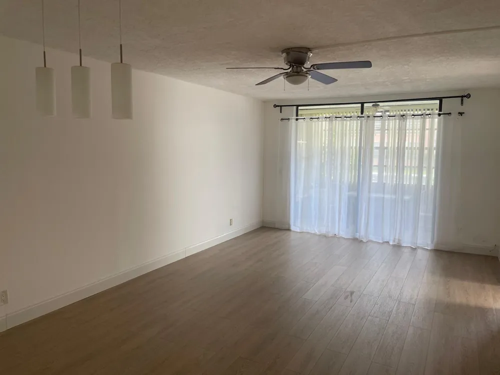 2851 SOMERSET DRIVE #111 Lauderdale Lakes, FL 33311