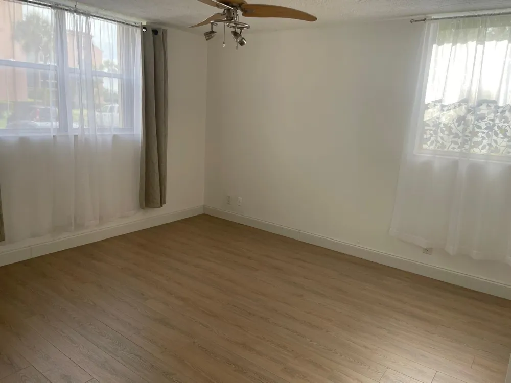 2851 SOMERSET DRIVE #111 Lauderdale Lakes, FL 33311