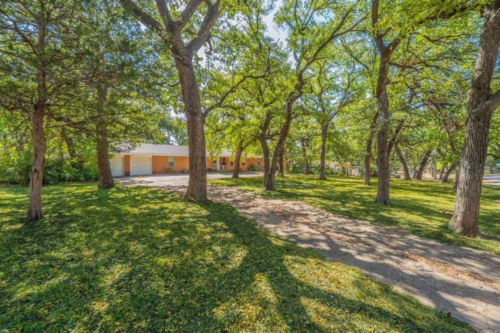 2314 Ingleside Drive Grand Prairie, TX 75050