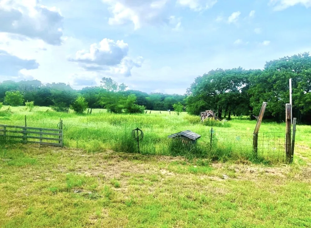 1708 County Road 3123 Greenville, TX 75402