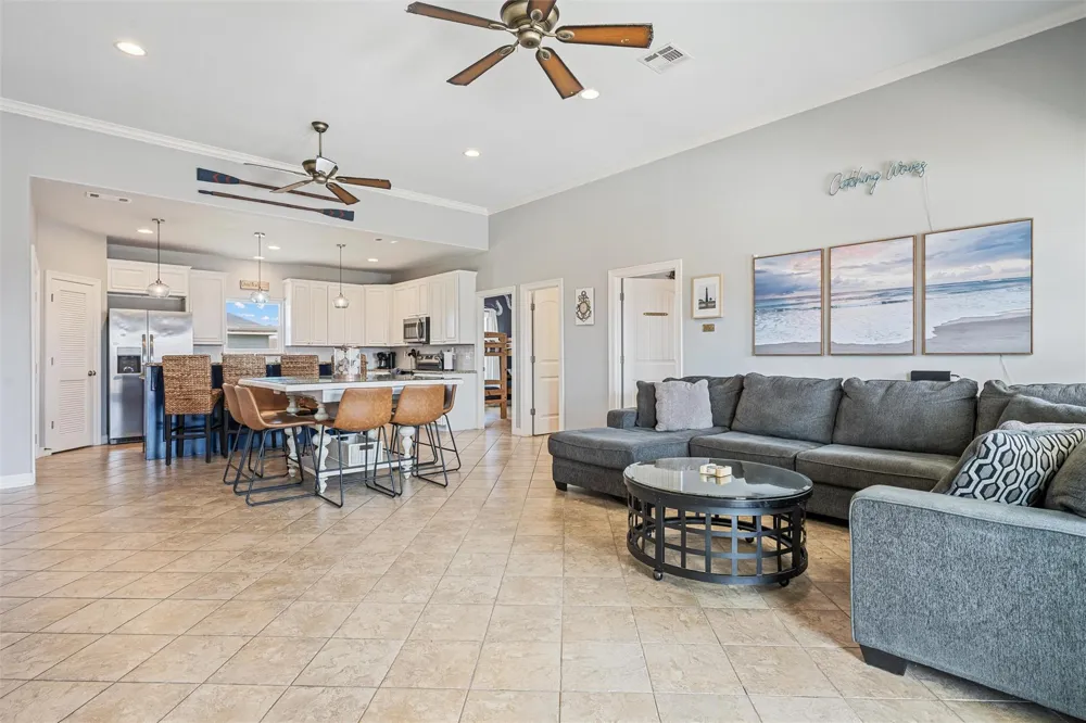 866 Townsend Drive Crystal Beach, TX 77650