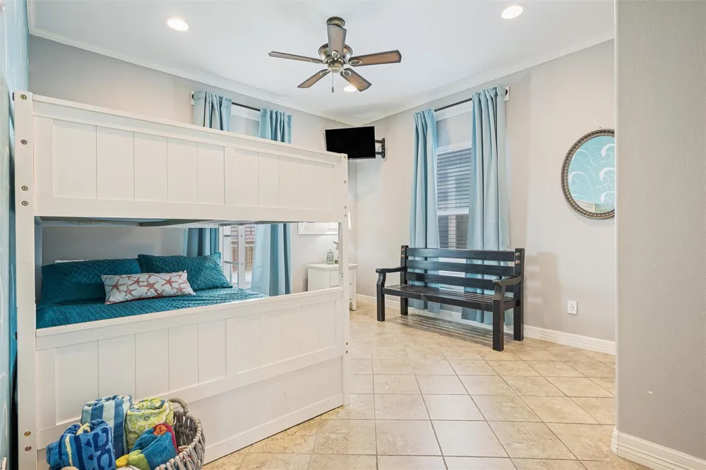 866 Townsend Drive Crystal Beach, TX 77650