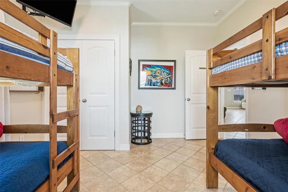866 Townsend Drive Crystal Beach, TX 77650