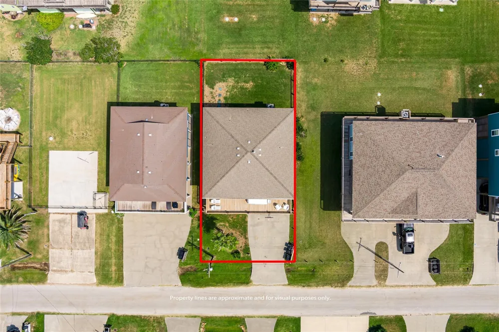 866 Townsend Drive Crystal Beach, TX 77650