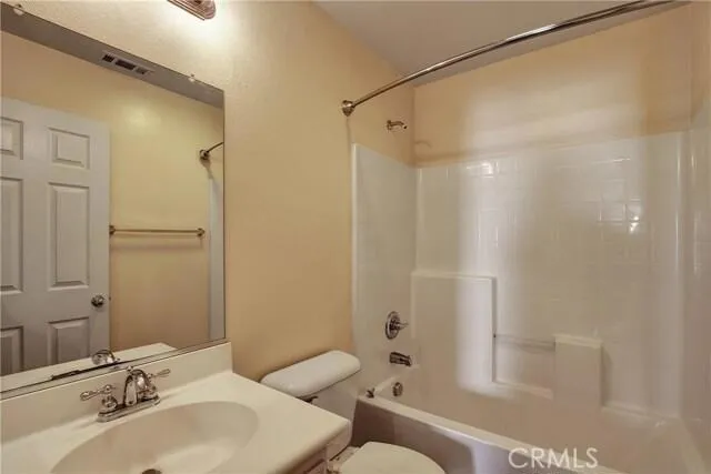 235 Peregrine Lane San Jacinto, CA 92582