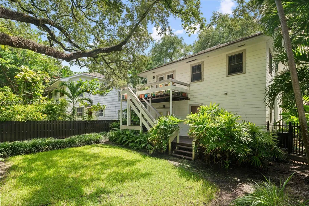743 NW 9th Ave #1 Miami, FL 33136