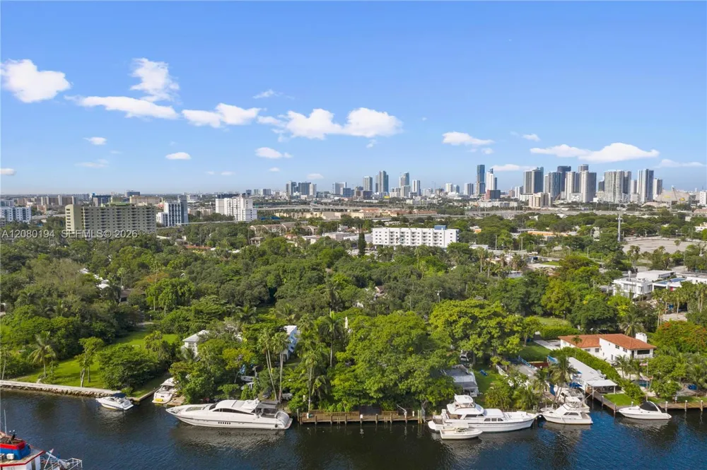 743 NW 9th Ave #1 Miami, FL 33136