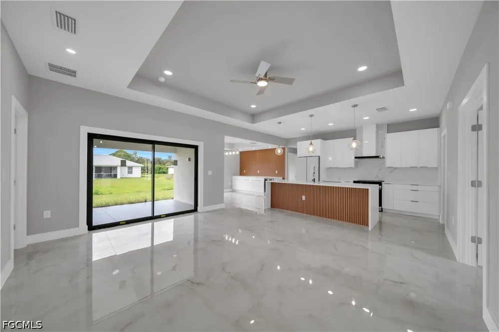 39th Street SW Lehigh Acres, FL 33976