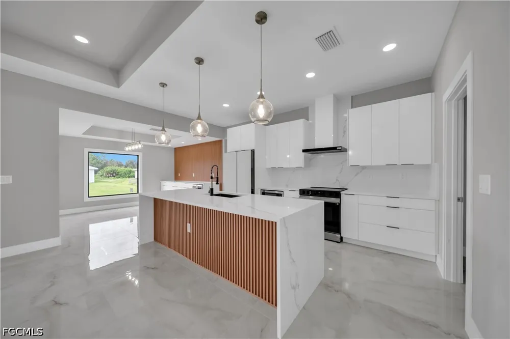 39th Street SW Lehigh Acres, FL 33976