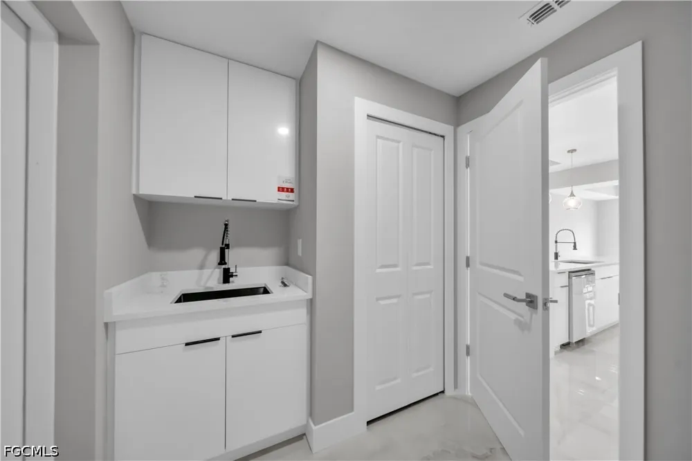 39th Street SW Lehigh Acres, FL 33976