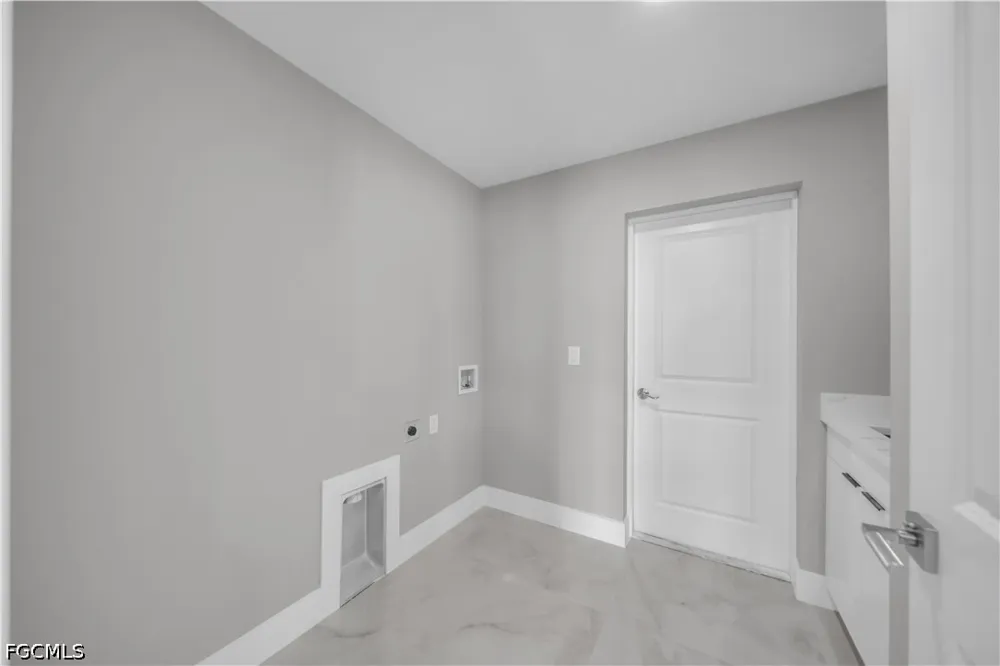 39th Street SW Lehigh Acres, FL 33976