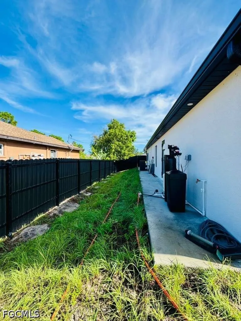 39th Street SW Lehigh Acres, FL 33976