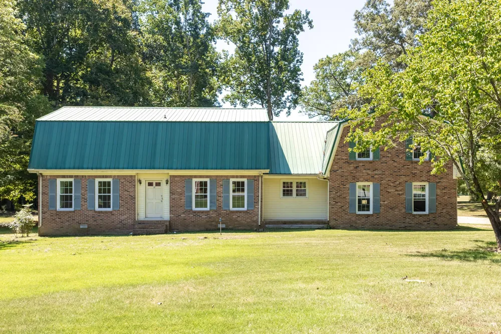 12 Hancock Rd Fayetteville, TN 37334