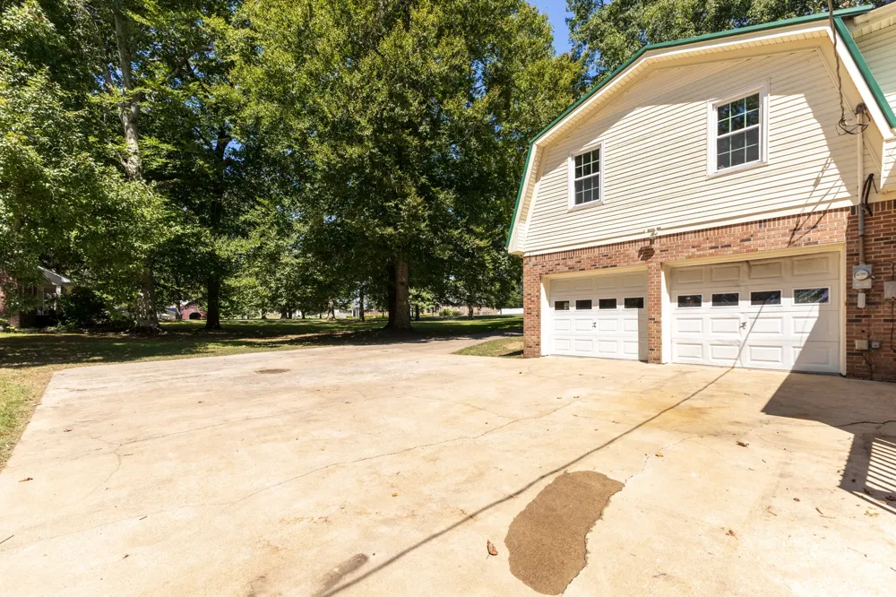 12 Hancock Rd Fayetteville, TN 37334