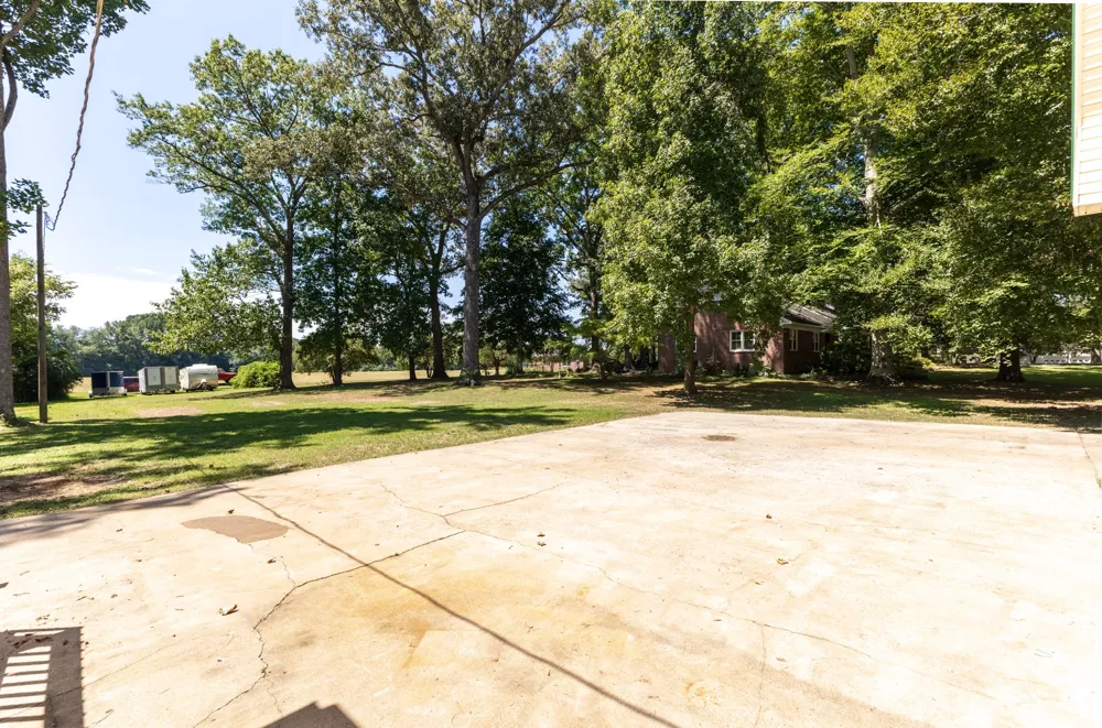 12 Hancock Rd Fayetteville, TN 37334