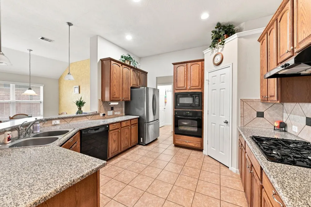 8306 Calico Canyon Drive Tomball, TX 77375