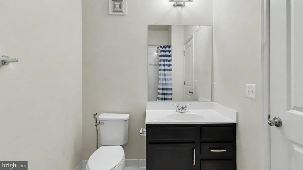 43031 FOXTRAIL WOODS TERRACE #106 Ashburn, VA 20148