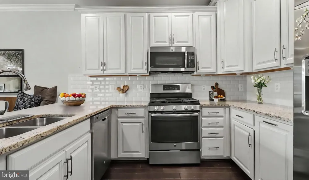 43031 FOXTRAIL WOODS TERRACE #106 Ashburn, VA 20148