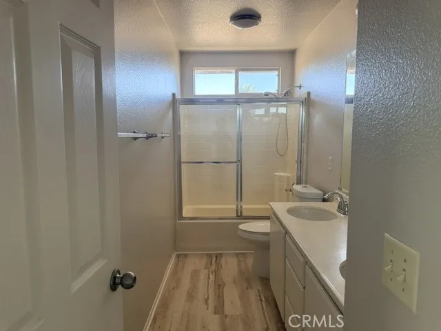 5732 Ridgemark Fontana, CA 92336