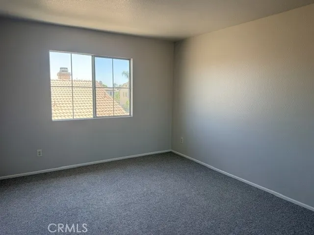 5732 Ridgemark Fontana, CA 92336