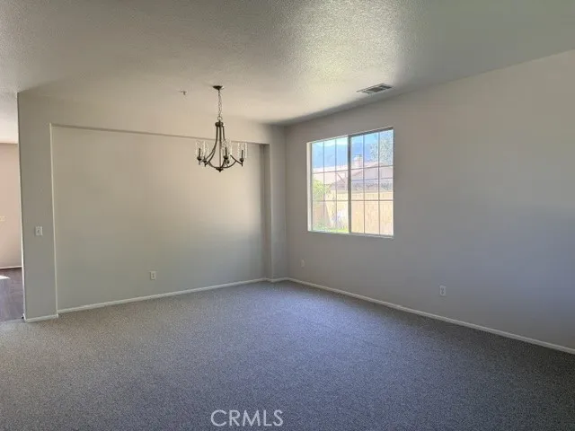 5732 Ridgemark Fontana, CA 92336