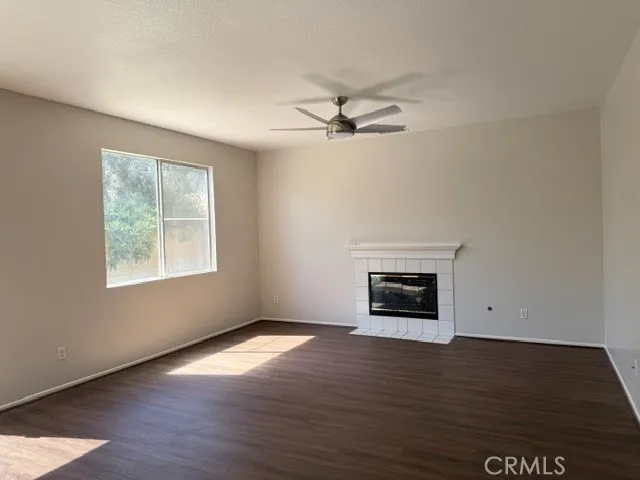 5732 Ridgemark Fontana, CA 92336
