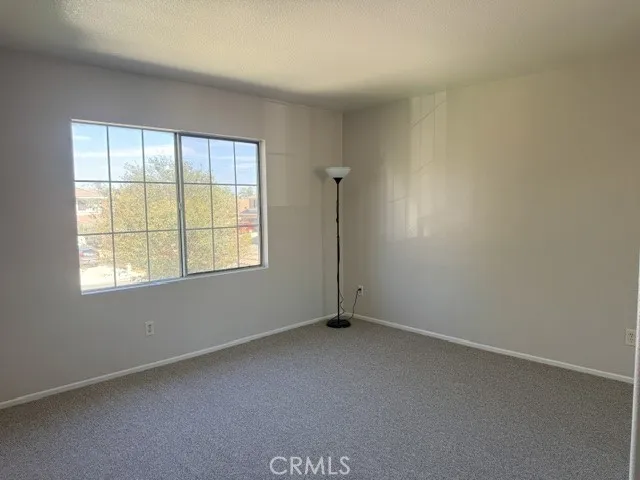 5732 Ridgemark Fontana, CA 92336