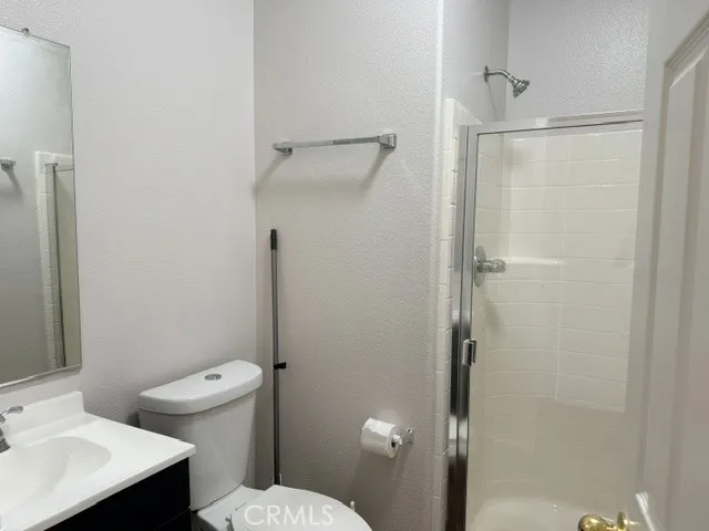 5732 Ridgemark Fontana, CA 92336