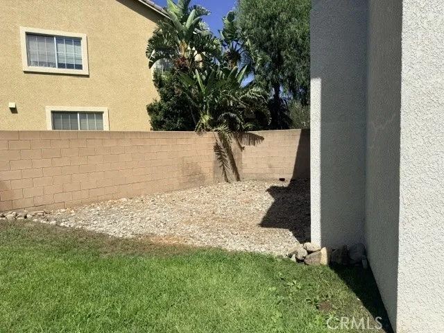 5732 Ridgemark Fontana, CA 92336