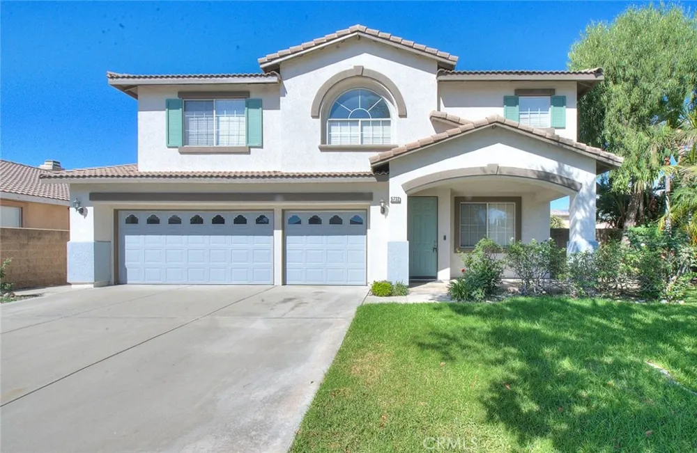 5732 Ridgemark Fontana, CA 92336