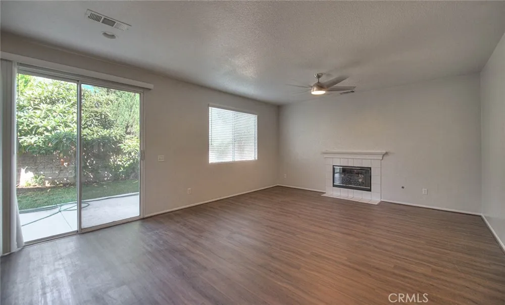 5732 Ridgemark Fontana, CA 92336