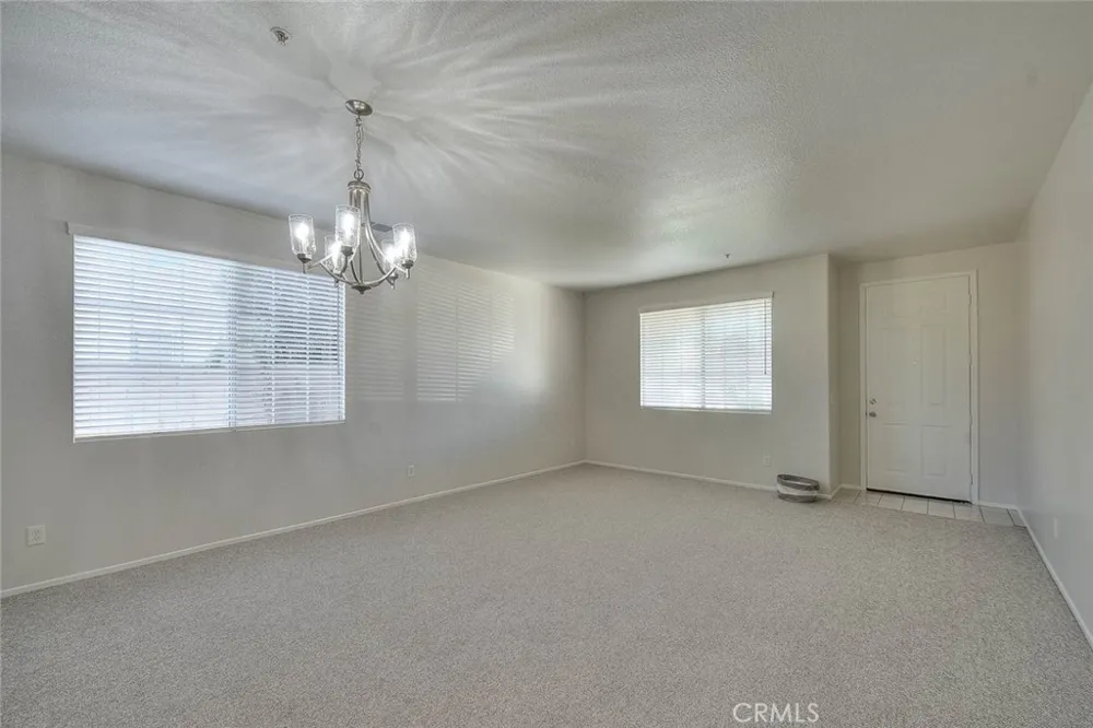 5732 Ridgemark Fontana, CA 92336