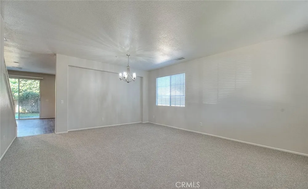 5732 Ridgemark Fontana, CA 92336