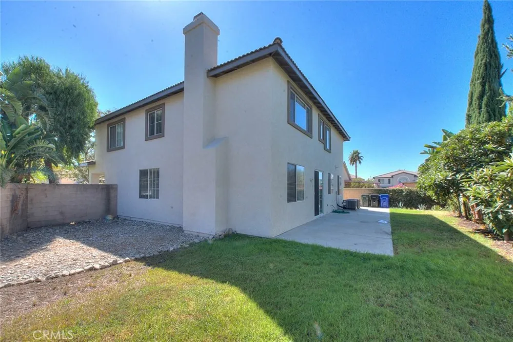 5732 Ridgemark Fontana, CA 92336