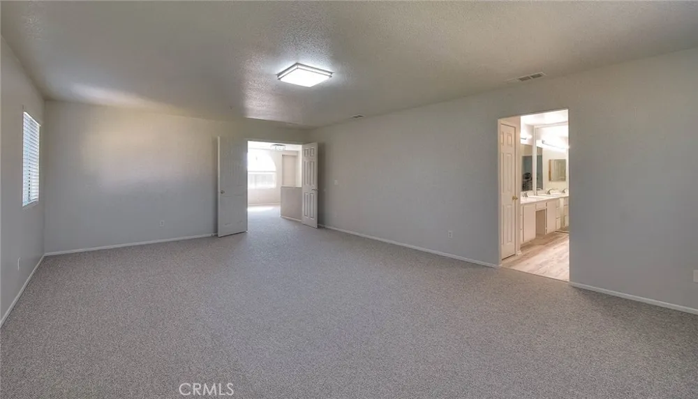 5732 Ridgemark Fontana, CA 92336