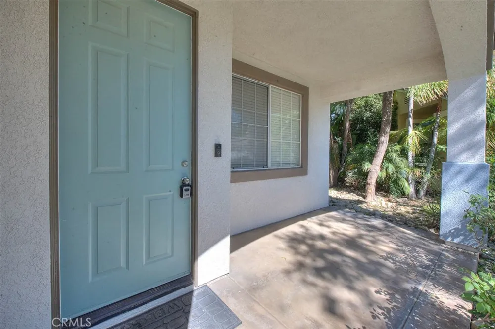 5732 Ridgemark Fontana, CA 92336