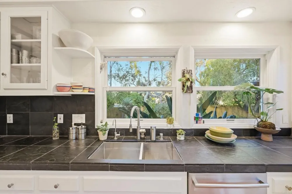 1751 Eolus Avenue Encinitas, CA 92024