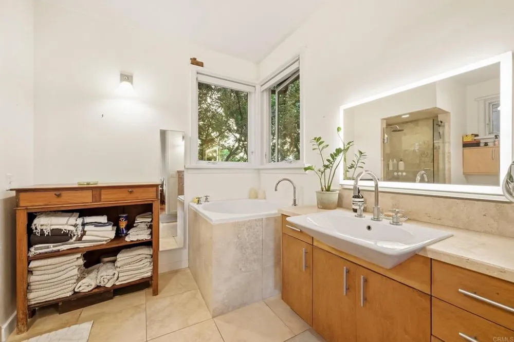 1751 Eolus Avenue Encinitas, CA 92024
