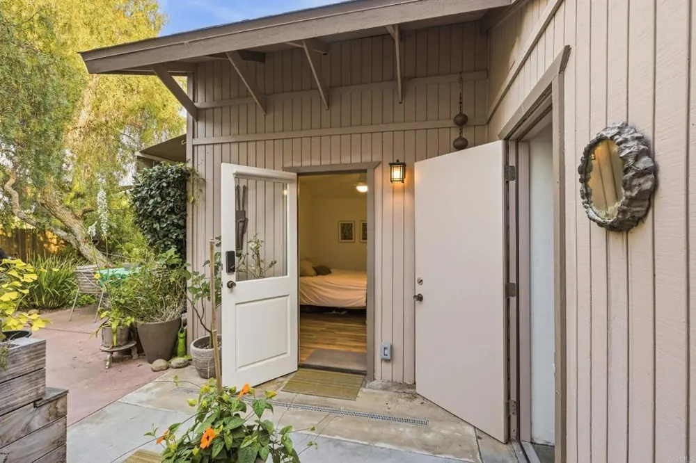 1751 Eolus Avenue Encinitas, CA 92024