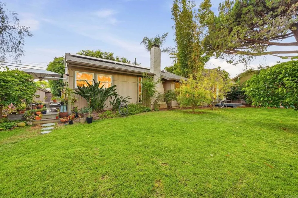 1751 Eolus Avenue Encinitas, CA 92024