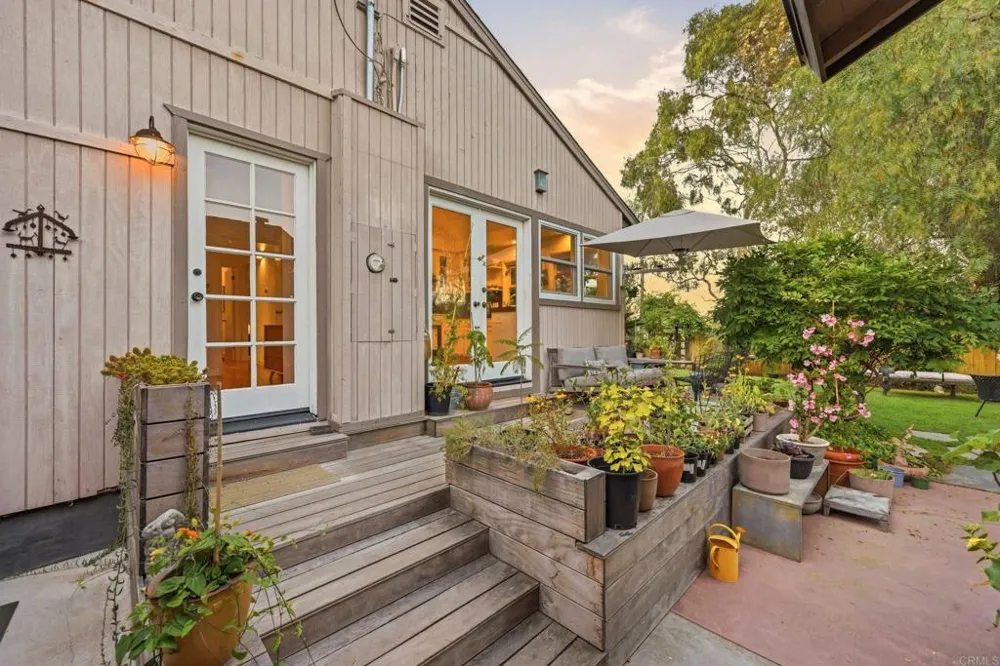 1751 Eolus Avenue Encinitas, CA 92024
