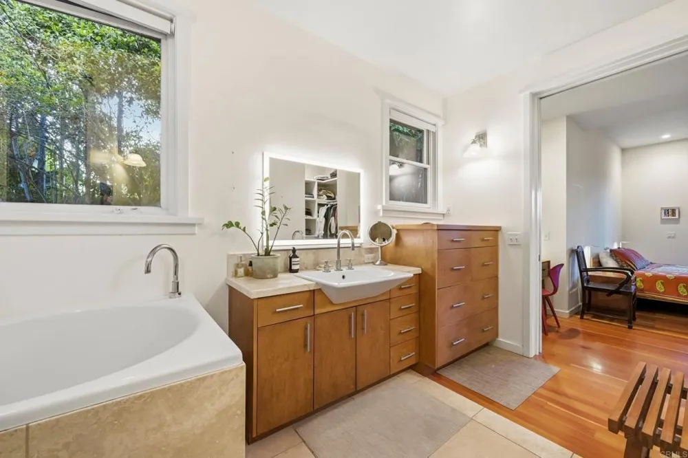 1751 Eolus Avenue Encinitas, CA 92024