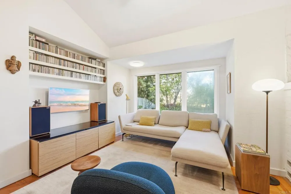 1751 Eolus Avenue Encinitas, CA 92024