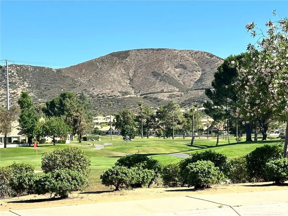 1228 Hogan Banning, CA 92220