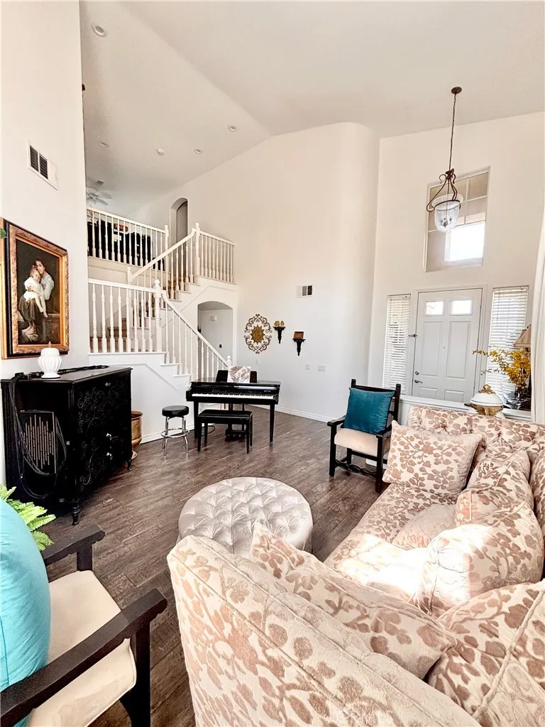 4432 Alder Circle Moorpark, CA 93021