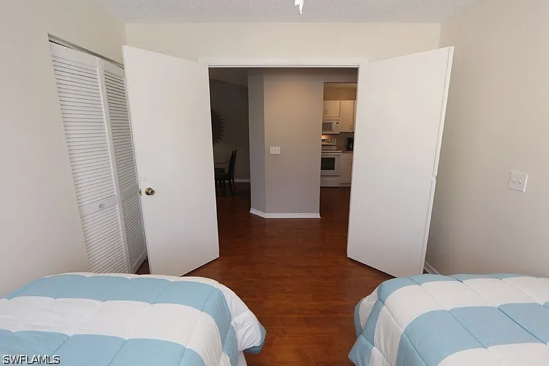 Emerald Circle #201 Naples, FL 34109