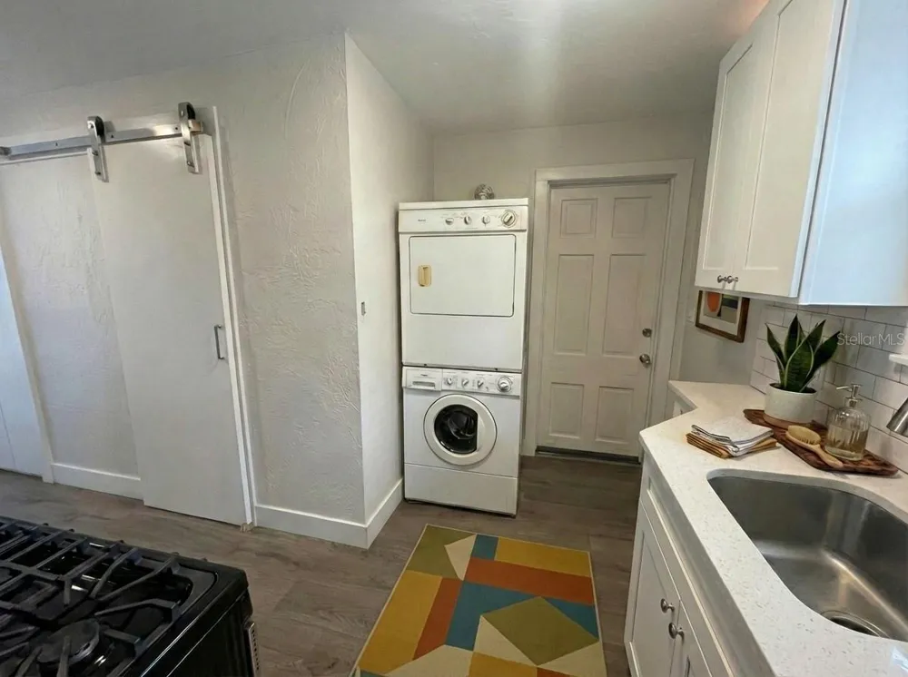 3734 BURLINGTON AVENUE #1 St Petersburg, FL 33713