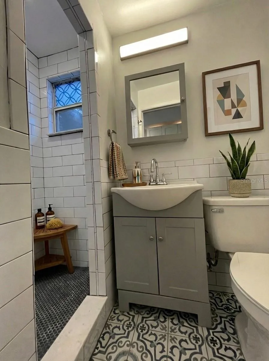 3734 BURLINGTON AVENUE #1 St Petersburg, FL 33713