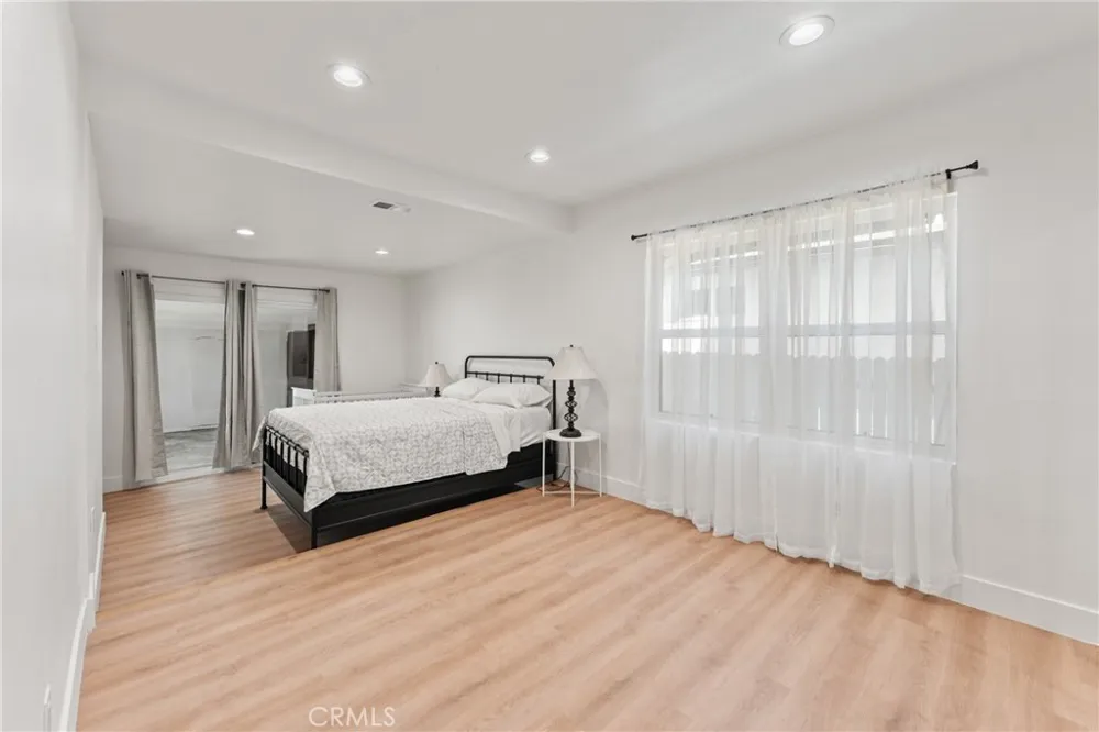 5107 Cimarron Los Angeles, CA 90062