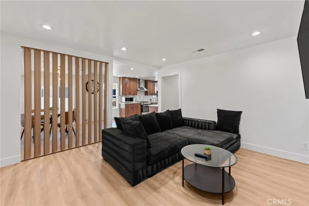 5107 Cimarron Los Angeles, CA 90062